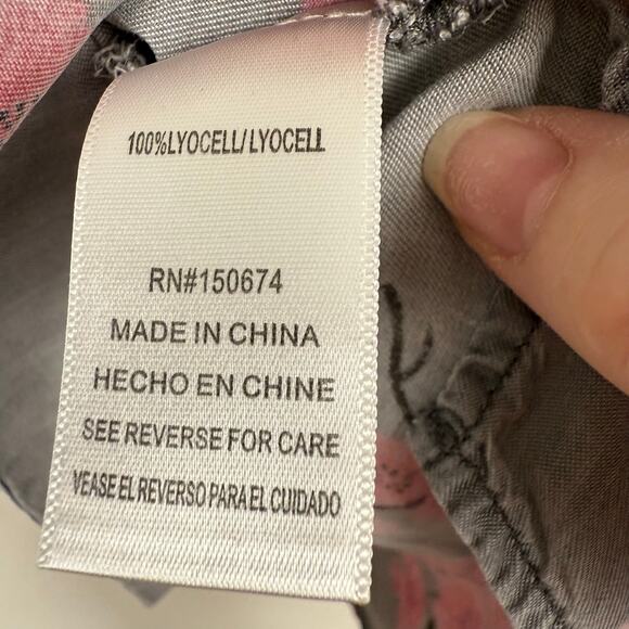 Billy T Women Cherry Blossom Shirt Small Lyocell Roll Tab Floral Preppy Cottage - Picture 6 of 7